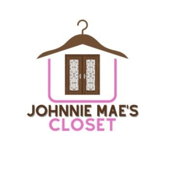 Join @ladydivadi LIVE shopping experience.
JUST ADMIRE: Sharing Rare Selections - Picture 5 of 17